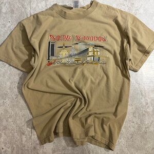 Vintage 1990s New York City NYC Tan The Big Apple Twin Towers Tee Large